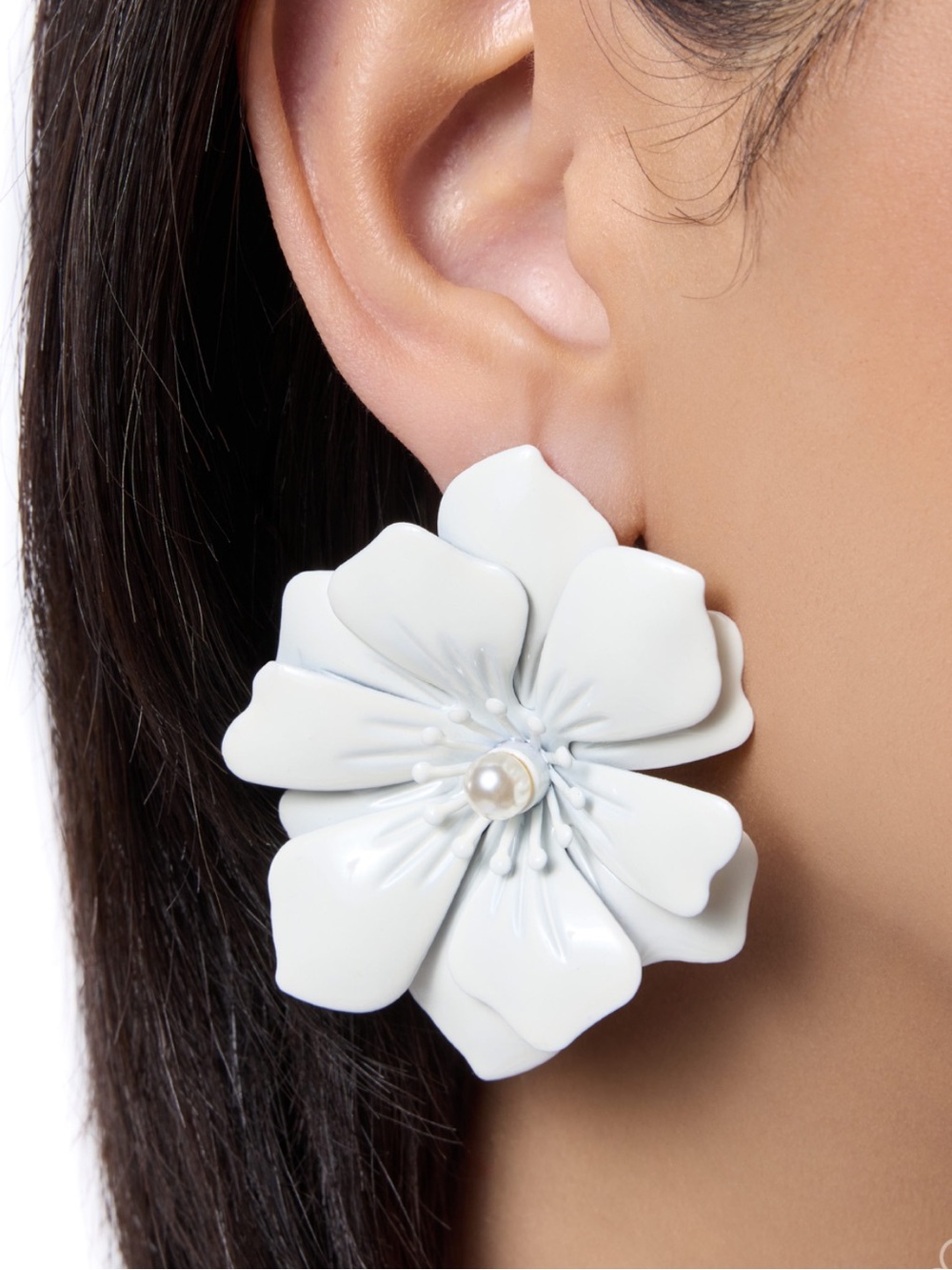 NWT White Floral Earrings